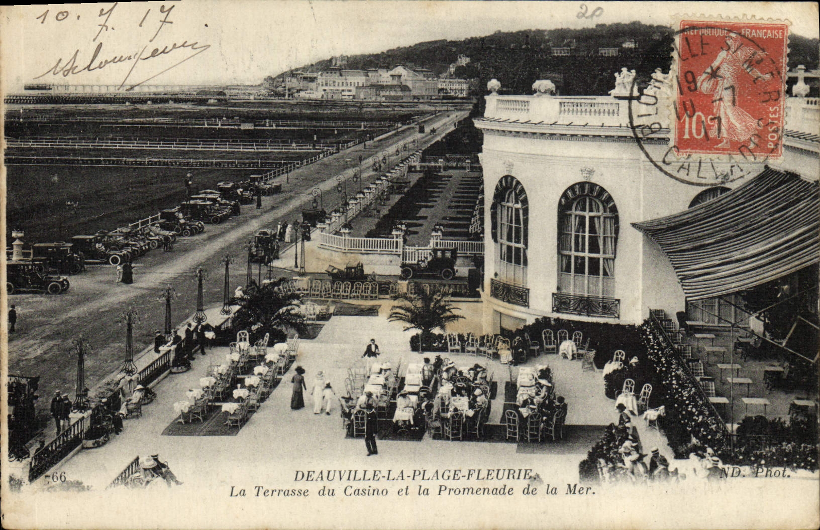 Deauville-La-Plage-Fleurie — La Terrasse du Casino et la Promenade de la Mer — ND. Phot.