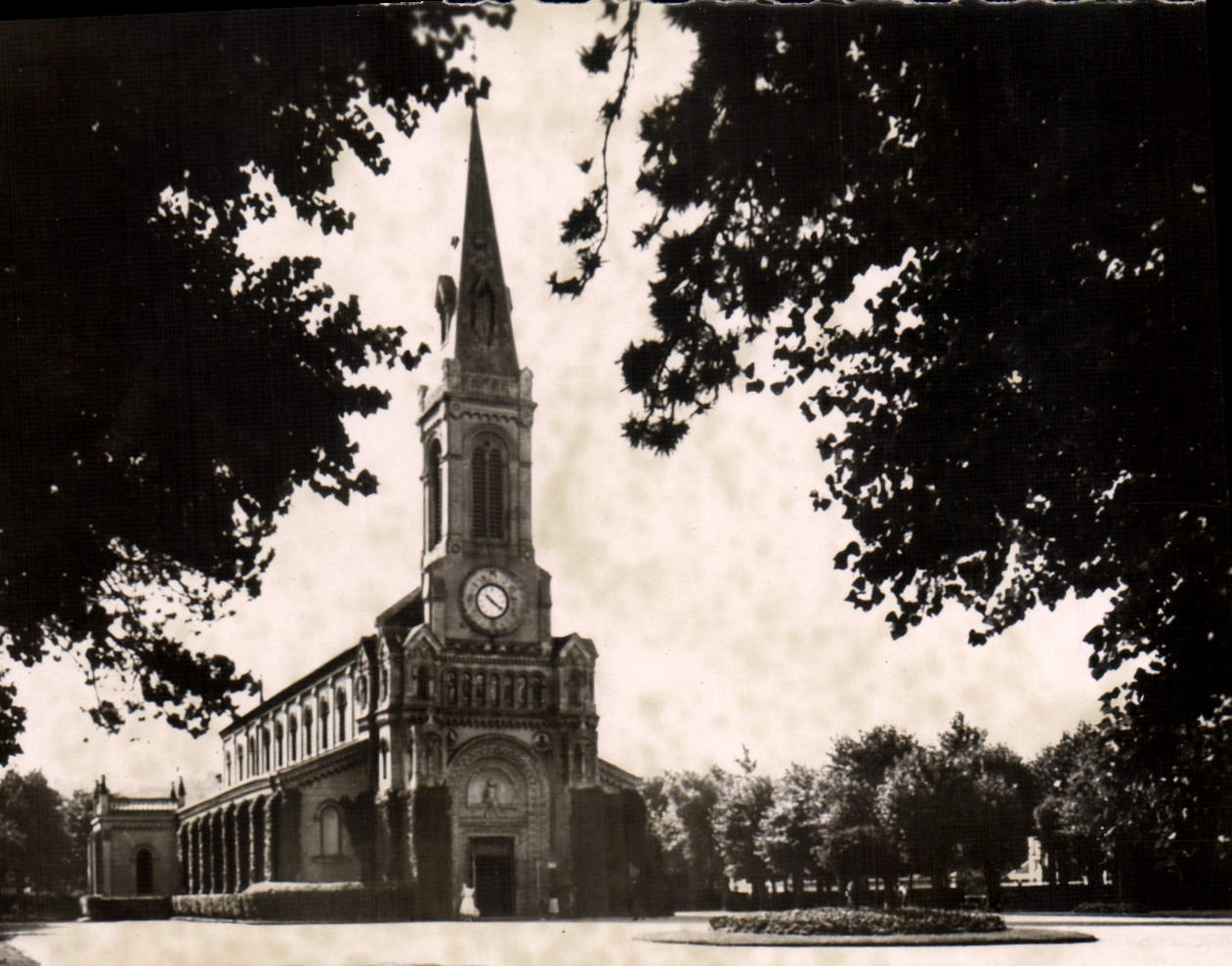 Deauville - La Plage Fleurie — L'Église — Réal-Photo, Paris
