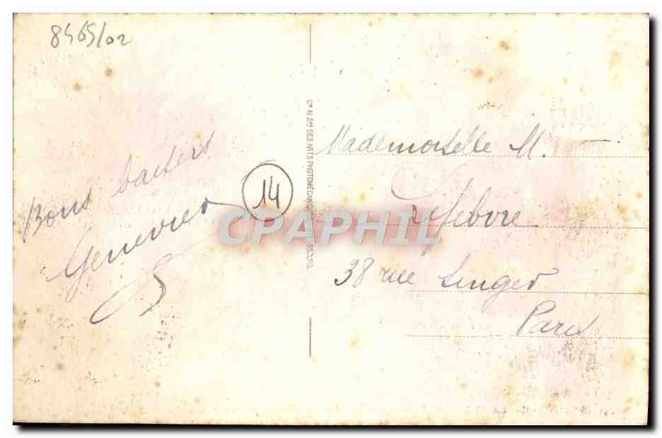 Deauville - La Plage Fleurie - L'Église et le monument aux morts — Verso