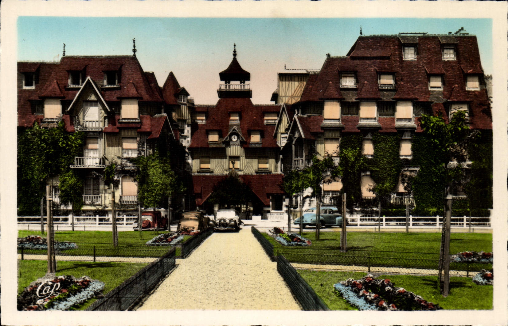 Deauville - Plage Fleurie — Le Normandy-Hôtel — éditeur Real-Photo, n° 952