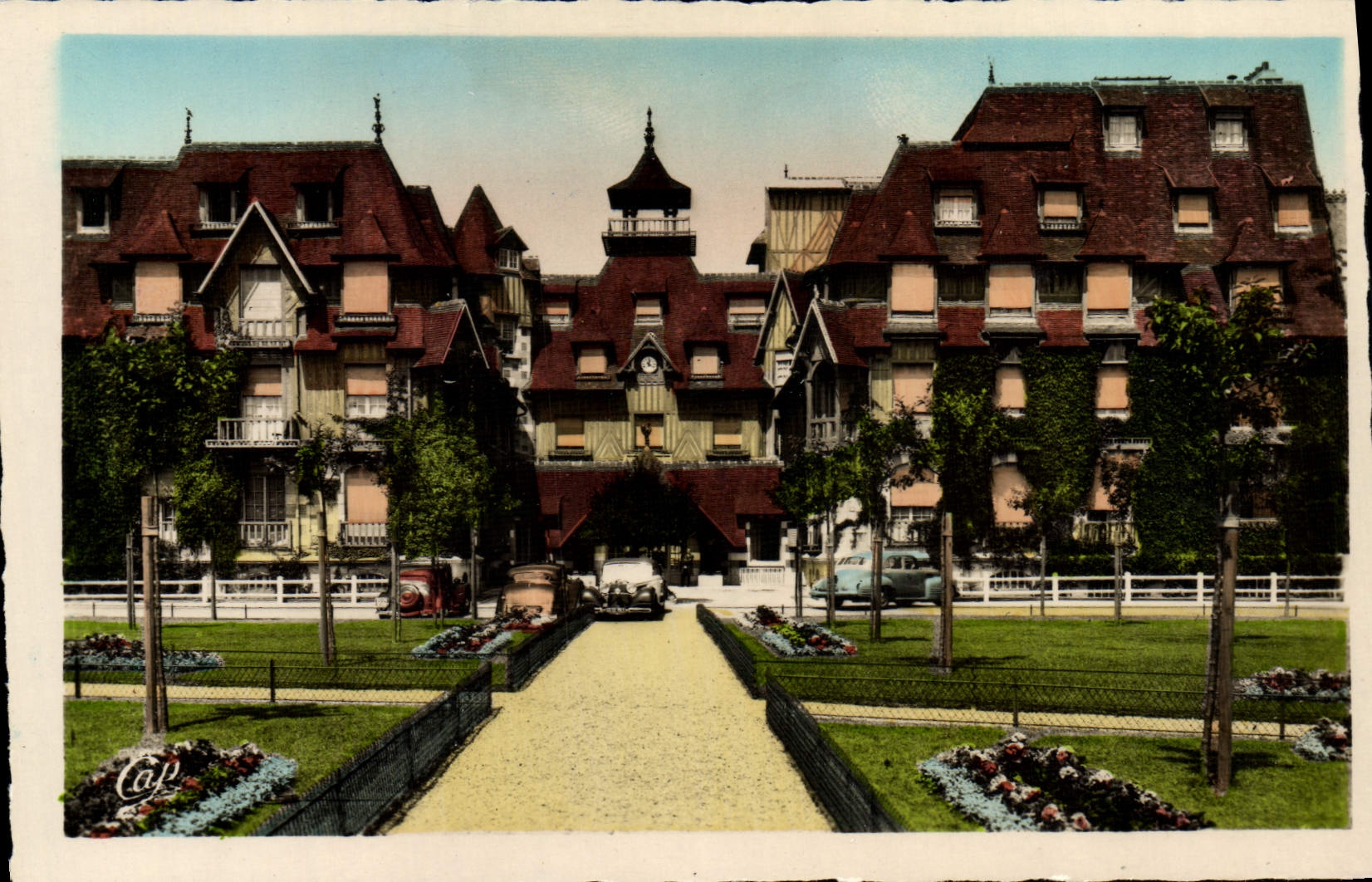 Deauville - Plage Fleurie — Le Normandy-Hôtel — C.A.P. Real-Photo