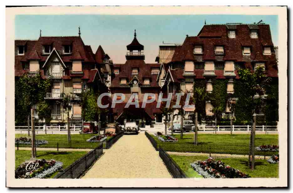 Le Normandy-Hôtel — Deauville — Plage Fleurie
