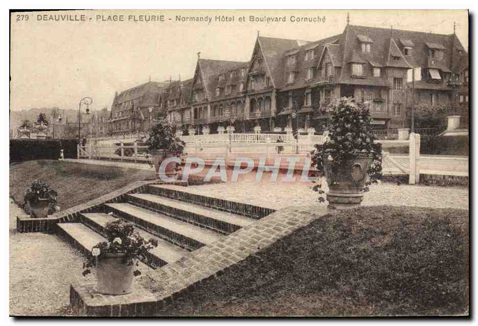 Deauville - Plage Fleurie - Hôtel Normandy et Boulevard Cornuché