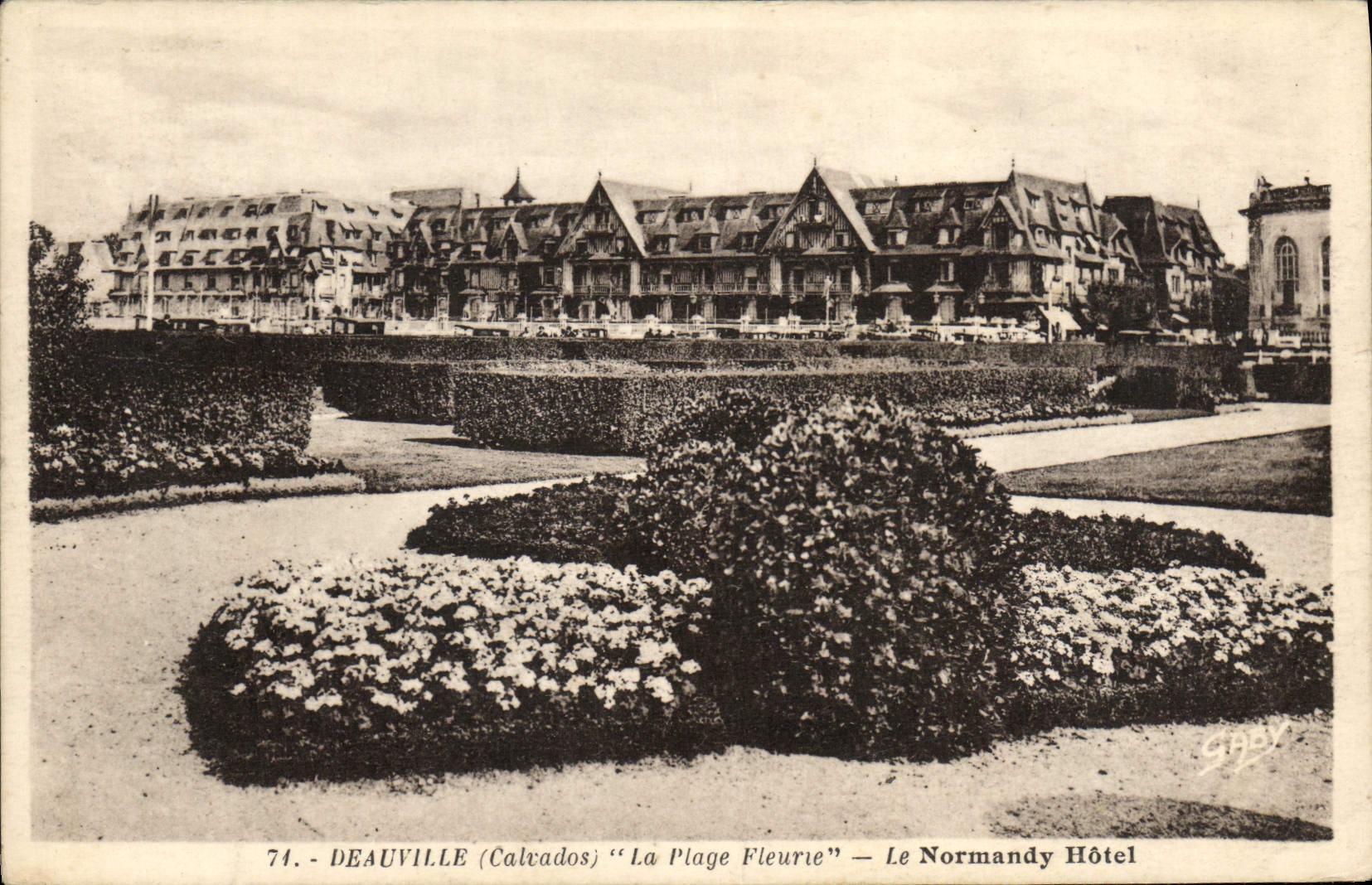 Deauville (Calvados) — 'La Plage Fleurie' — Le Normandy Hôtel — Gaby, n°74