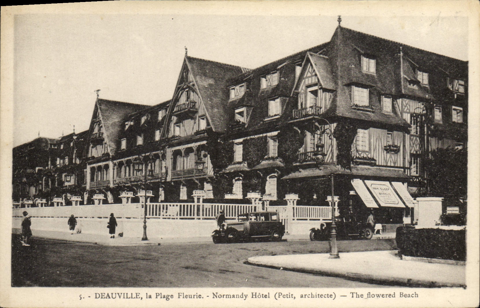 Deauville, la Plage Fleurie - Normandy Hôtel (Petit, architecte)