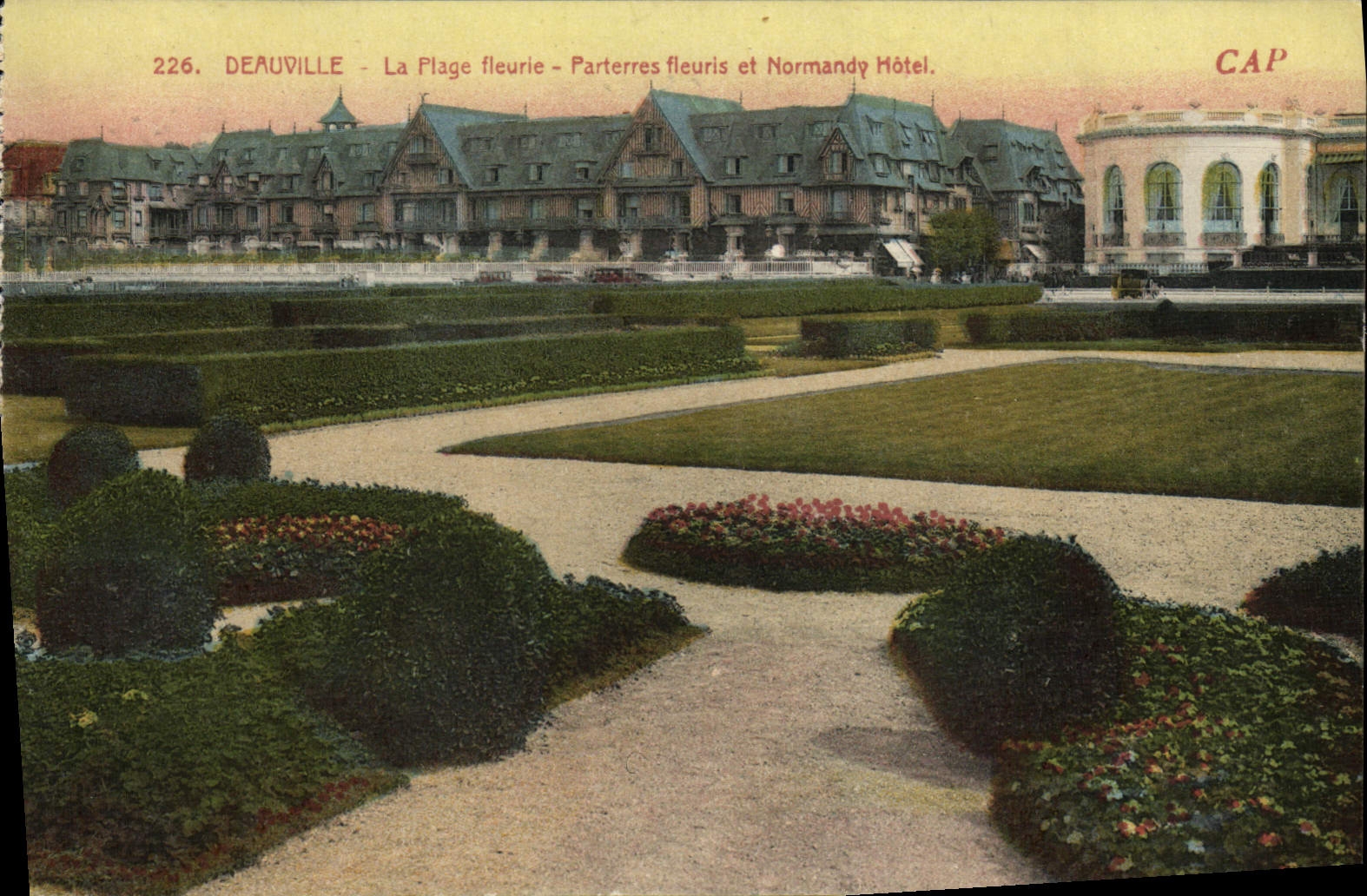 Deauville - La Plage fleurie - Parterres fleuris et Normandy Hôtel — CAP