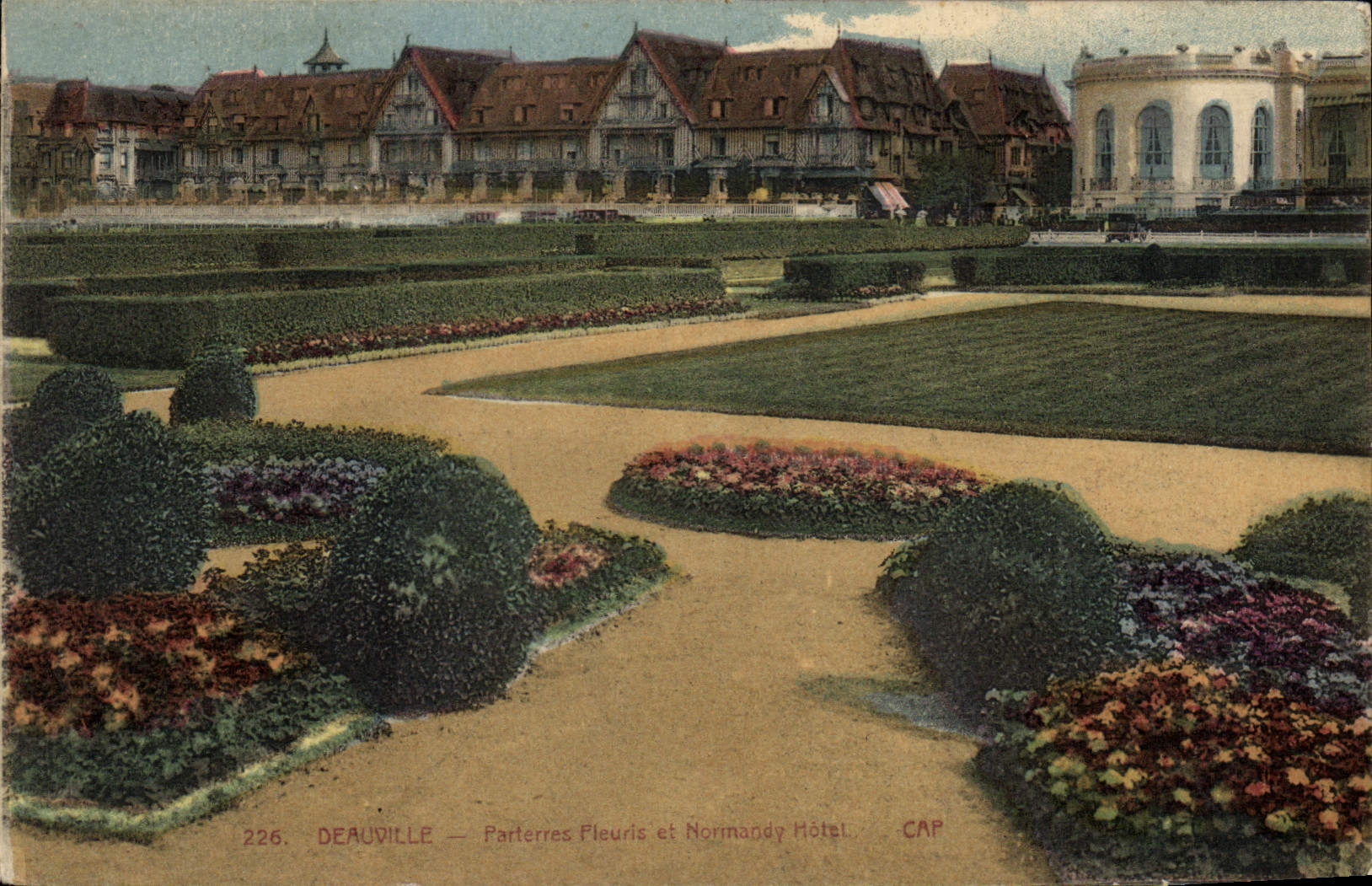 Deauville — Parterres Fleuris et Normandy Hotel — CAP