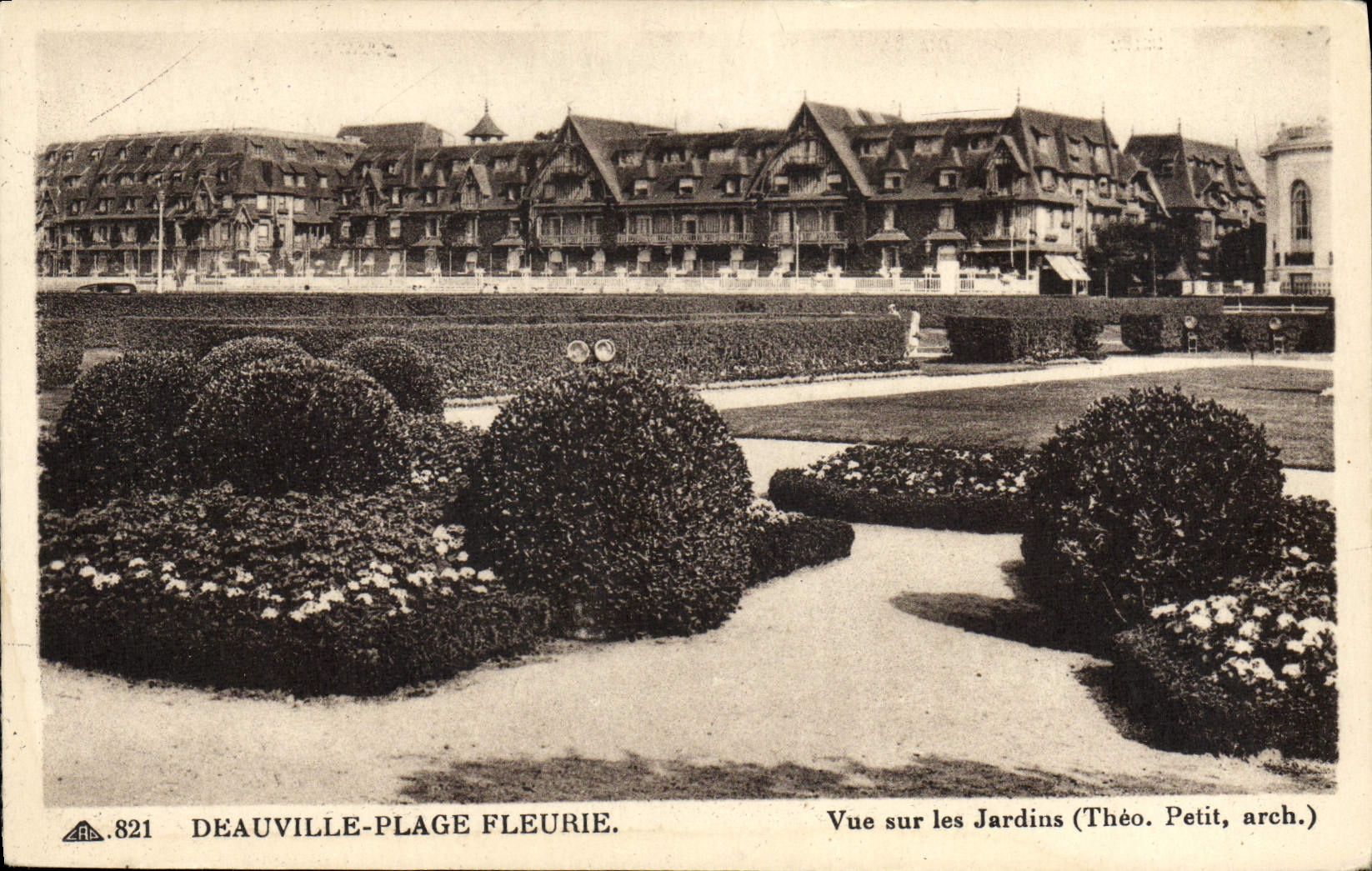 Deauville-Plage Fleurie — Vue sur les Jardins — Théo. Petit, arch.