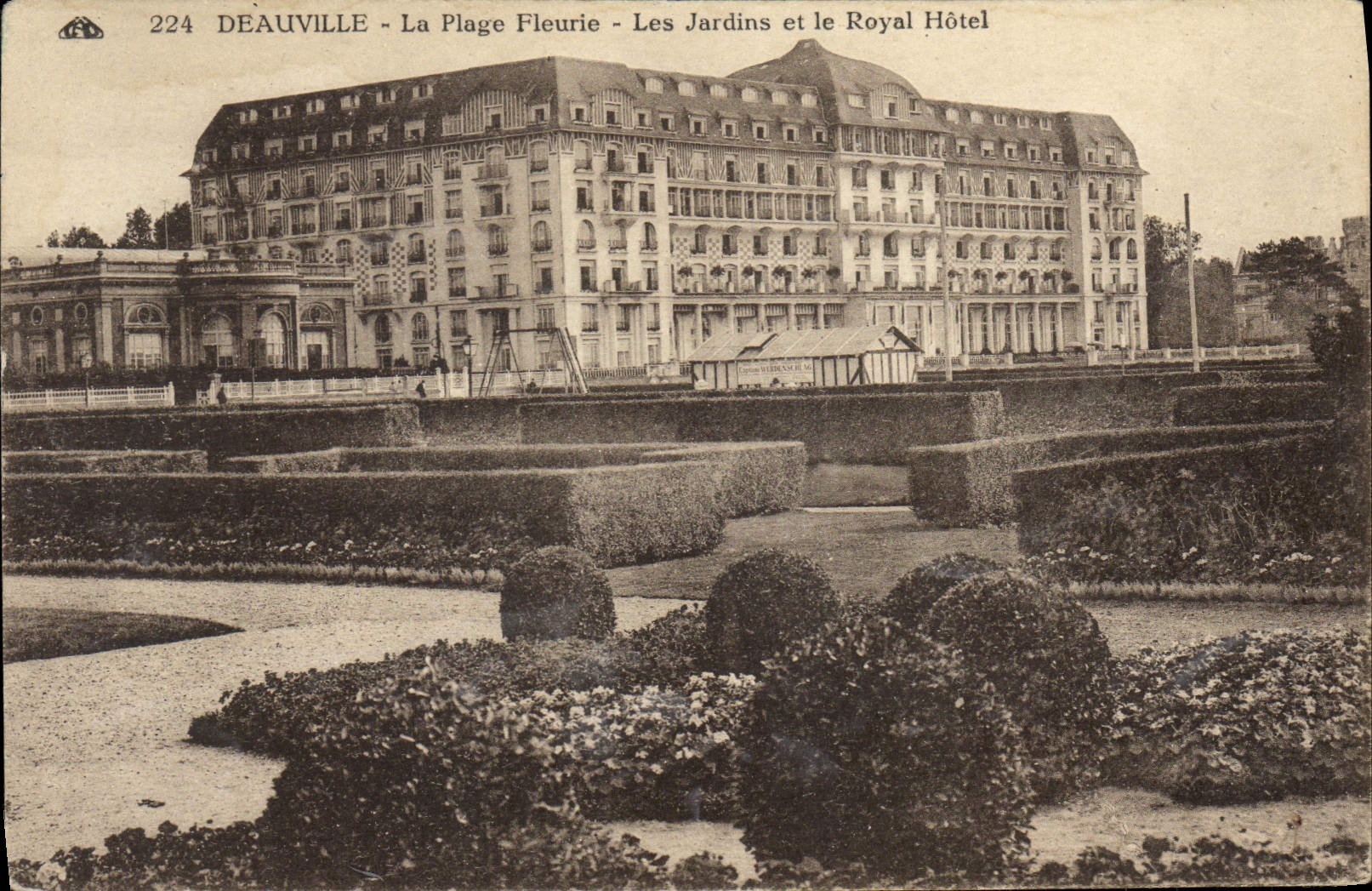 Deauville - La Plage Fleurie - Les Jardins et le Royal Hôtel