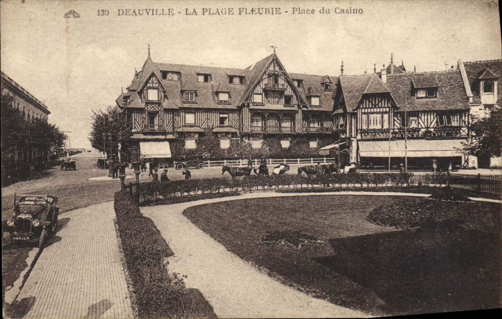 Deauville - La Plage Fleurie - Place du Casino — éditeur anonyme, n° 139