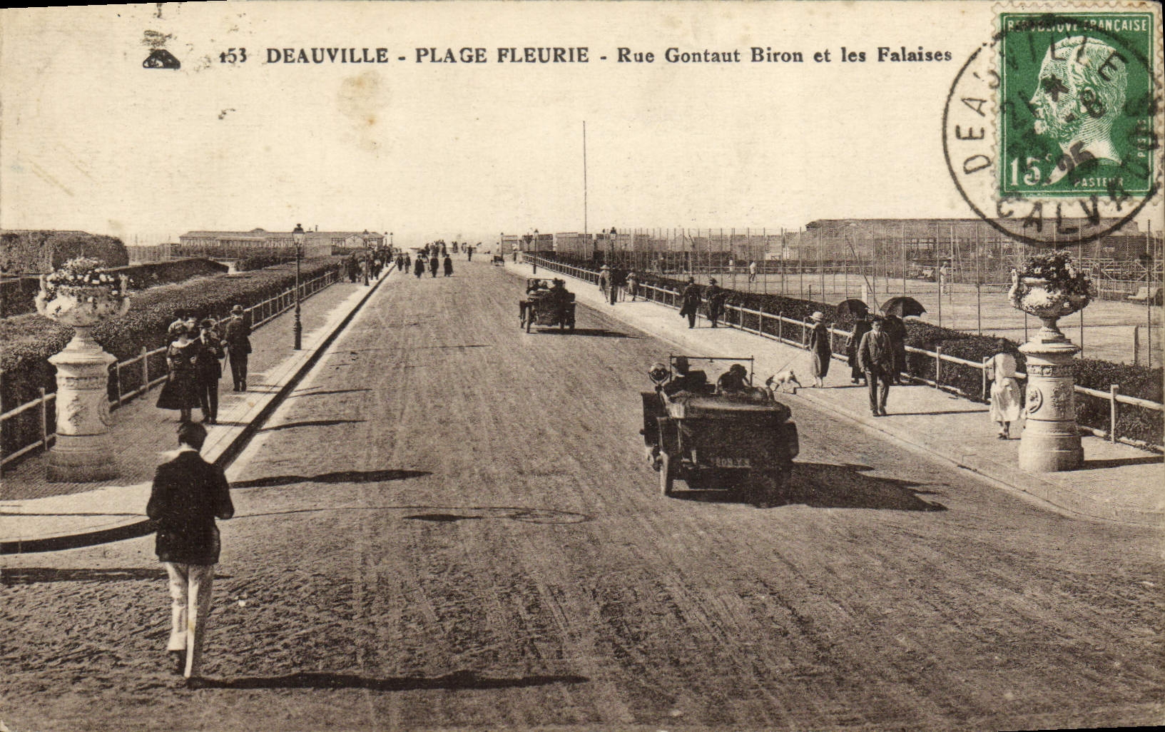 Deauville - Plage Fleurie - Rue Gontaut Biron et les Falaises — éditeur Châtain & Cie, n°453