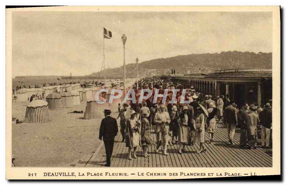 Deauville, La Plage Fleurie — Le Chemin des Planches et la Plage — n° 217
