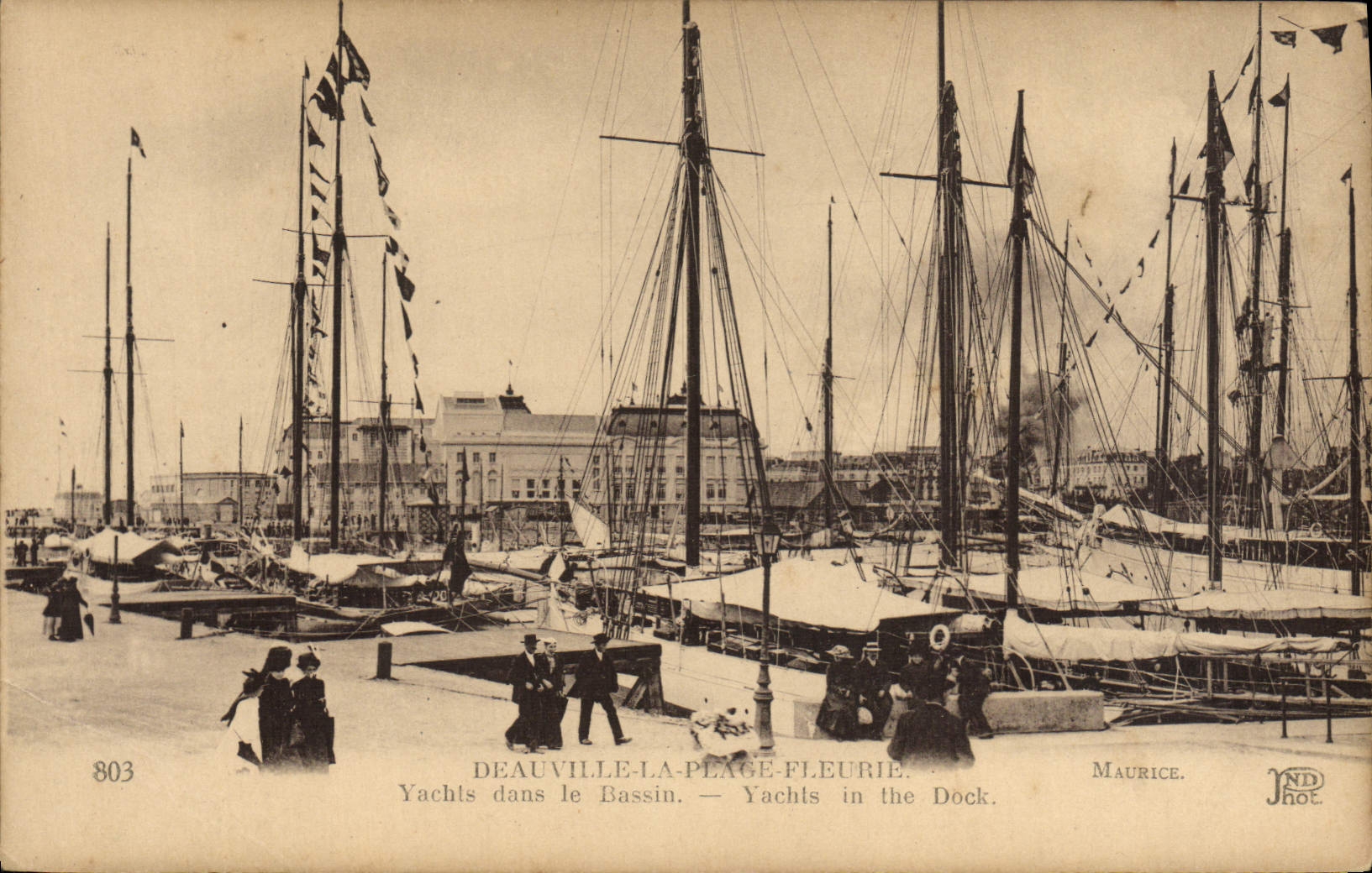 Deauville-La-Plage-Fleurie — Yachts dans le Bassin — Maurice Phot.
