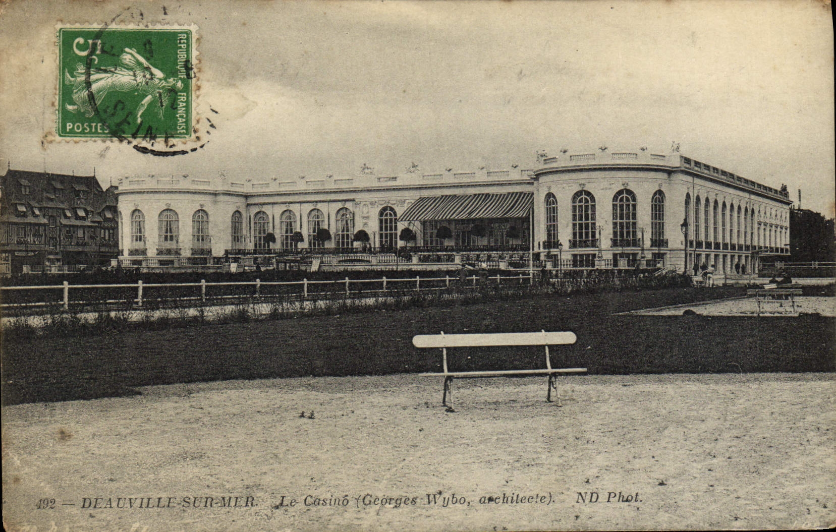 Deauville-sur-Mer — Le Casino (Georges Wybo, architecte) — ND Phot.