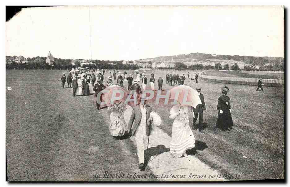 Deauville - Le Grand Prix - Les Courses. Arrivée sur la pelouse