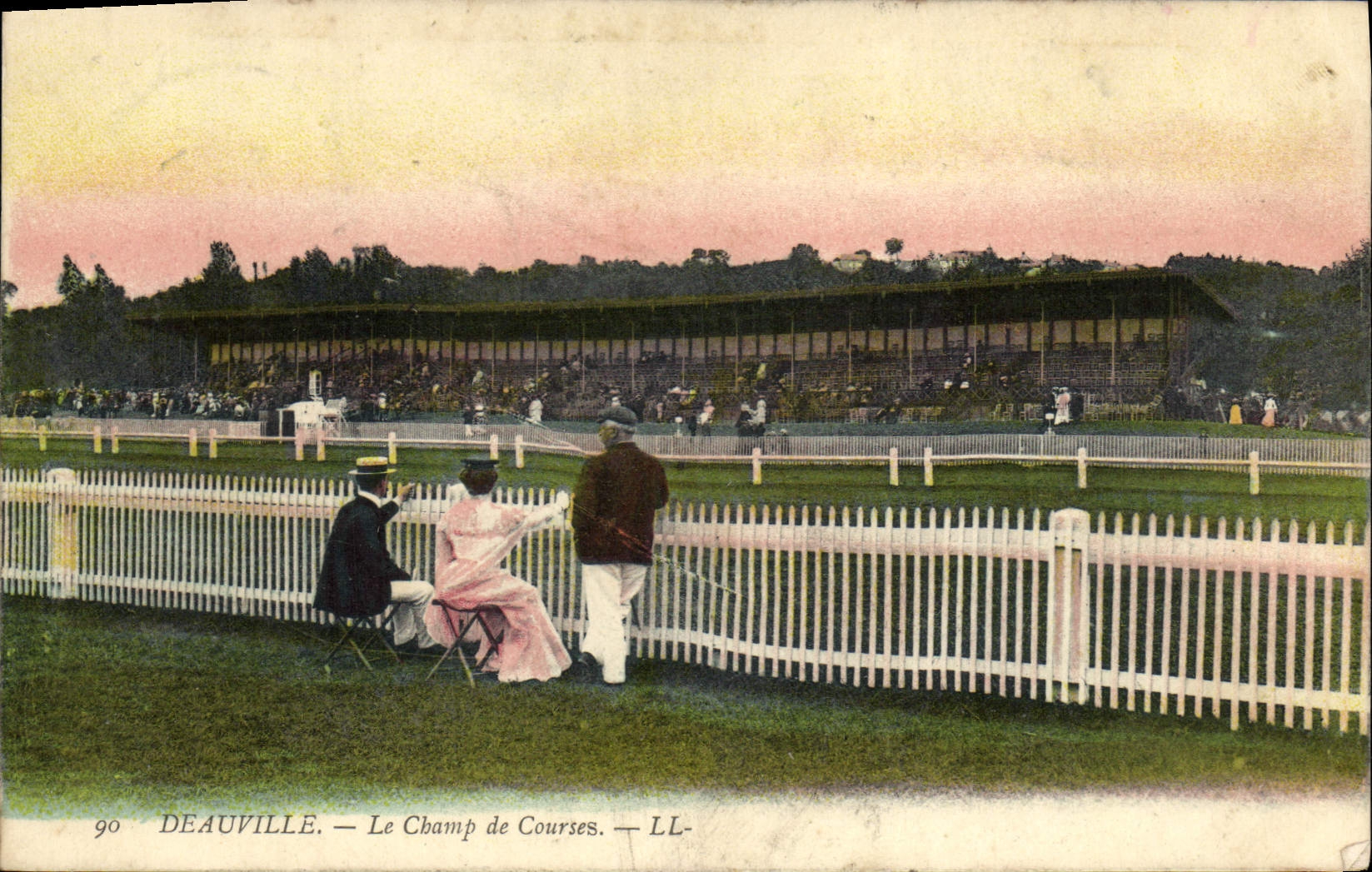 CPA Deauville Le champ de courses Hippisme chevaux
