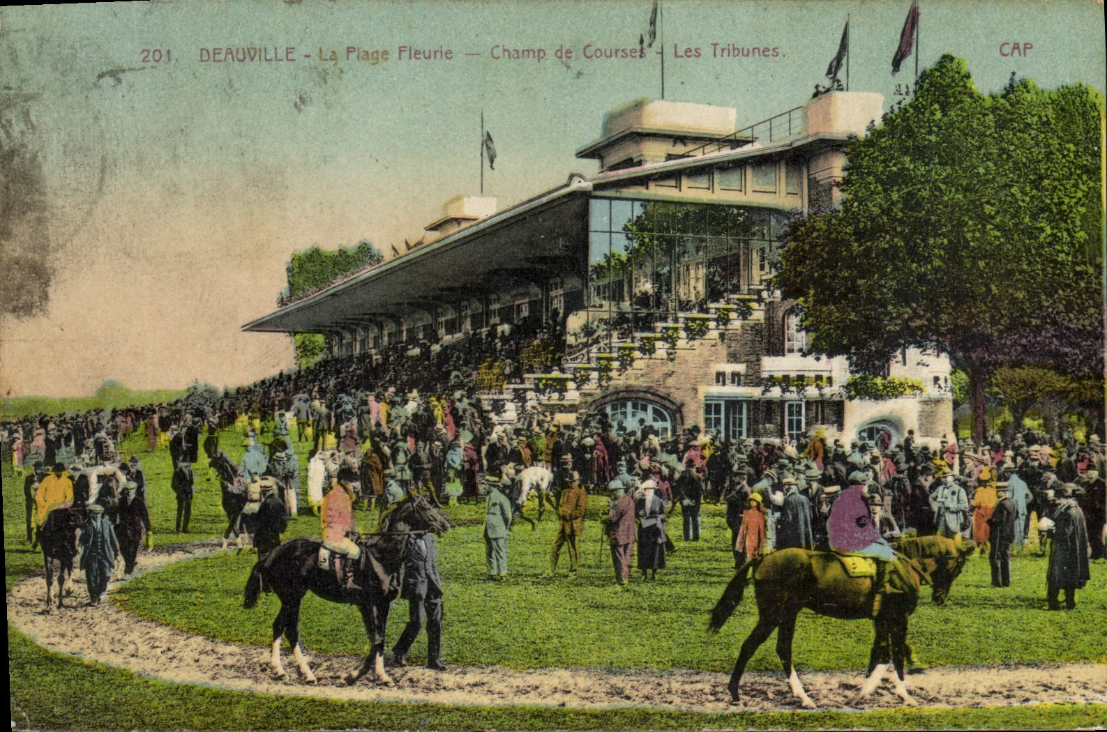 CPA Deauville Le plage fleurie champ de courses Hippisme chevaux