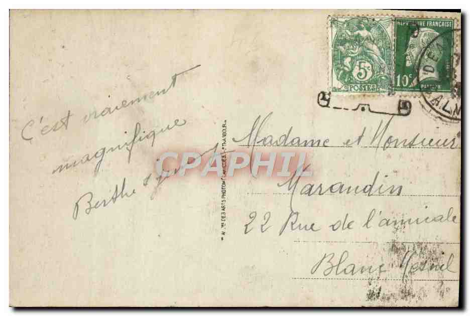CPA Deauville Le plage fleurie champ de courses Hippisme chevaux — Verso