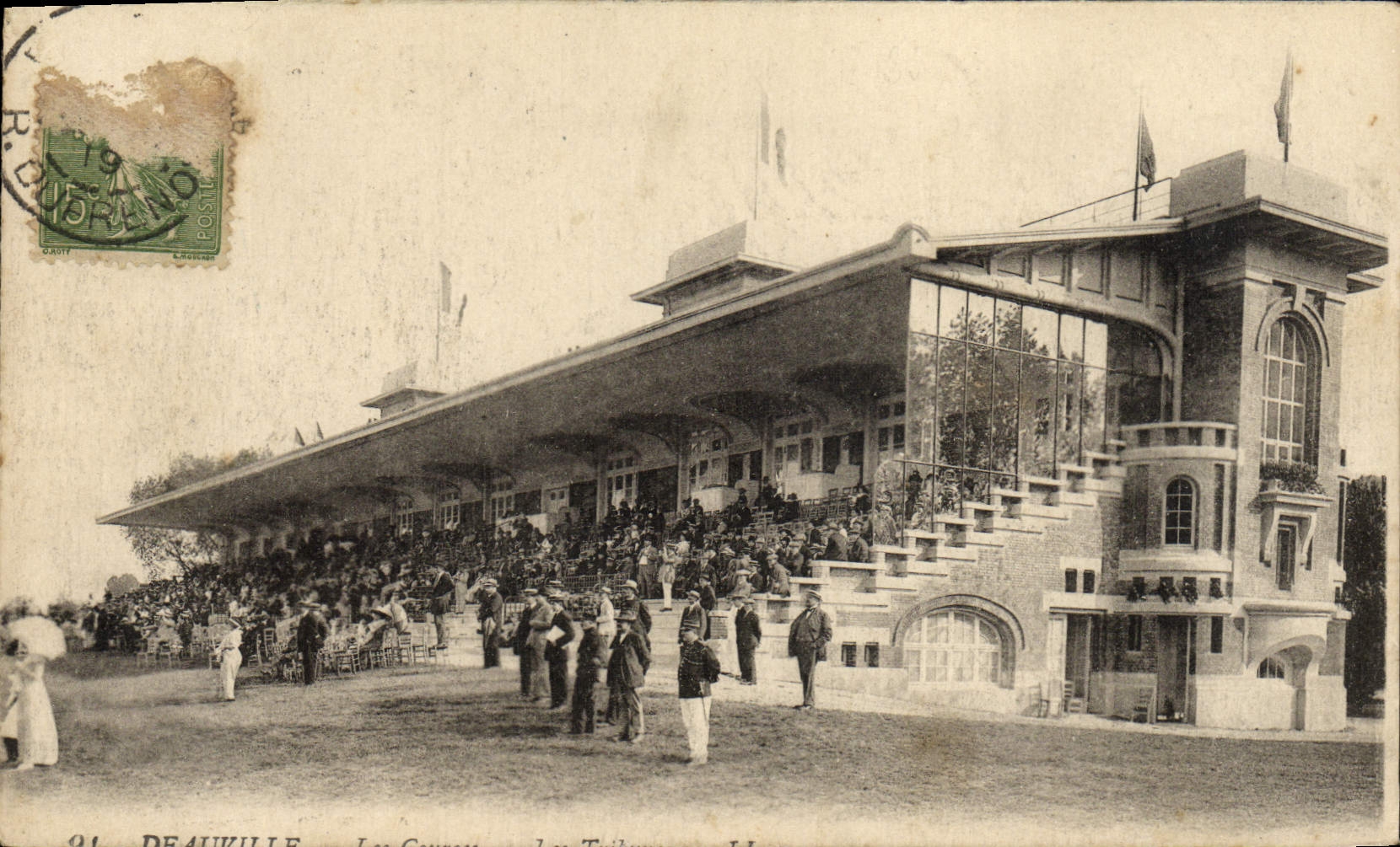 Deauville — Le Grand Stade et les Tribunes — Éditeur inconnu, n° 21