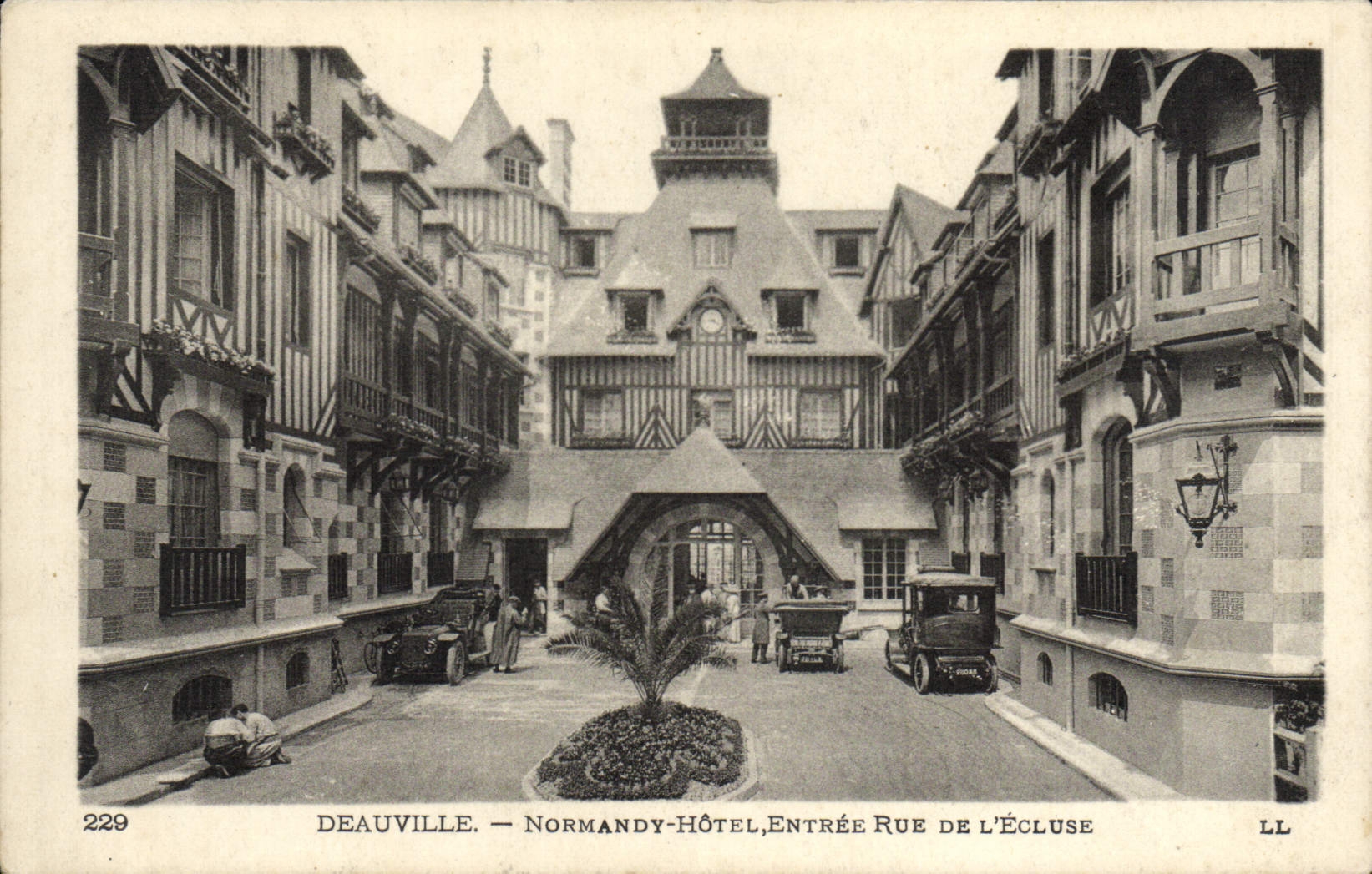 Deauville — Normandy-Hôtel, Entrée Rue de l'Écluse — LL, n° 229