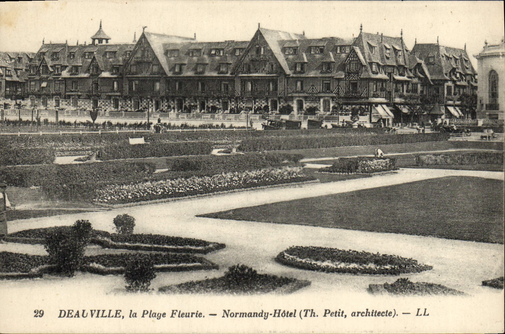 Deauville, la Plage Fleurie — Normandy-Hôtel (Th. Petit, architecte)