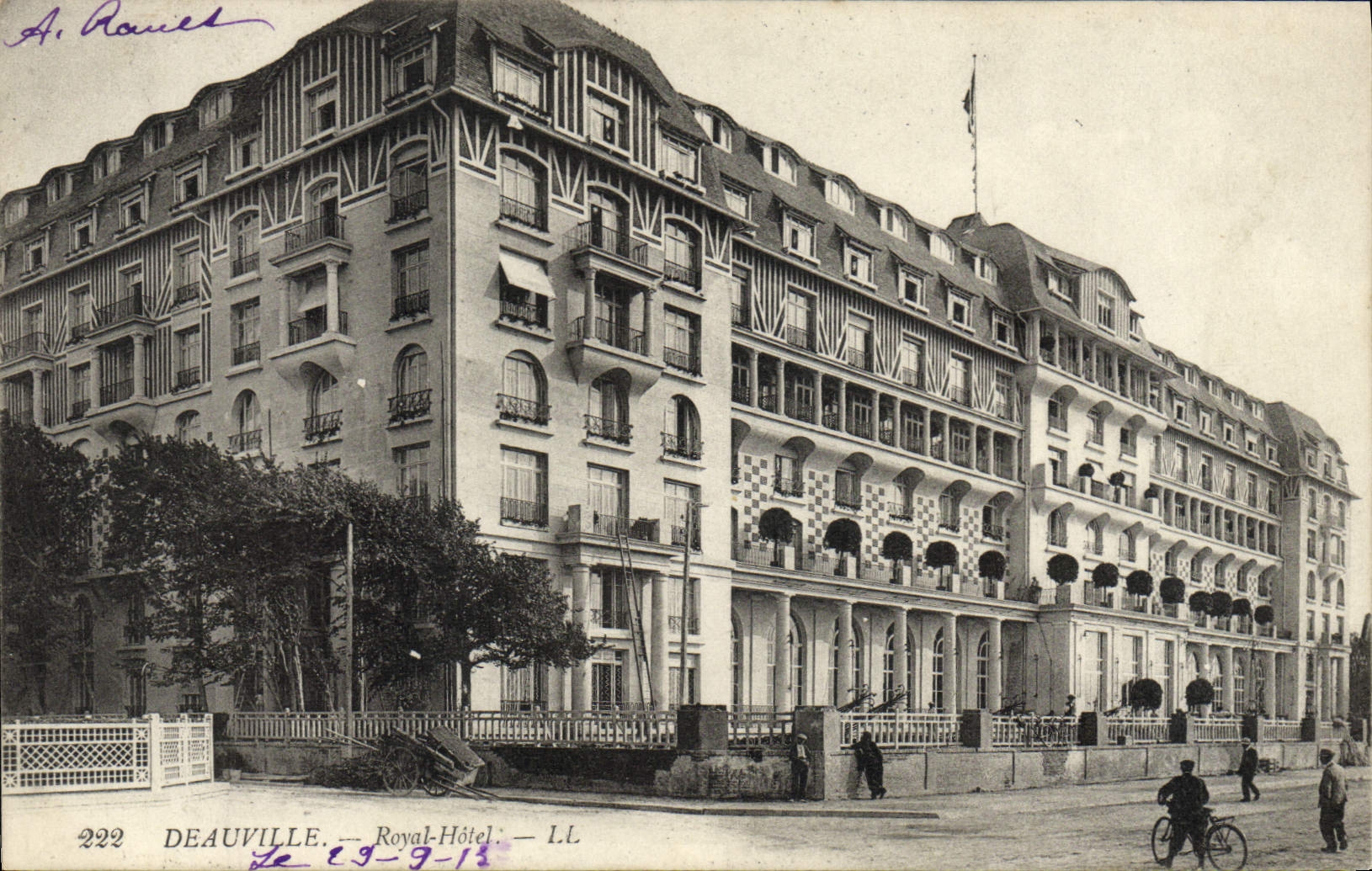 Deauville — Royal-Hôtel — A. Raulet, n°222