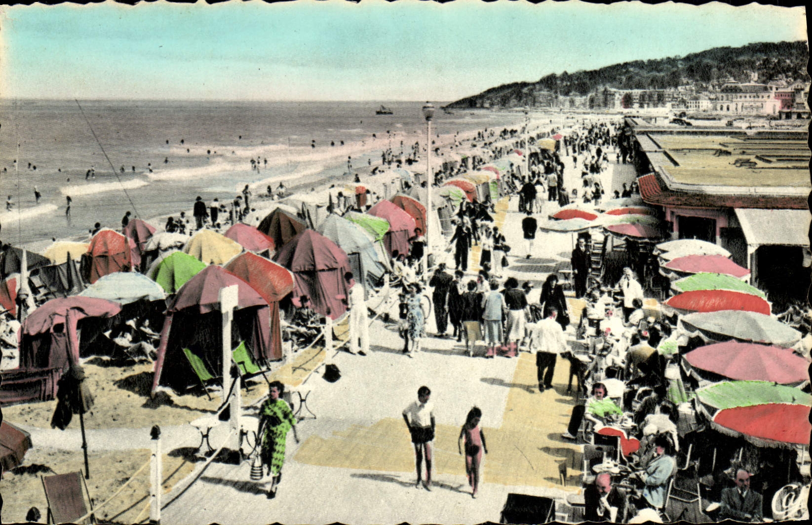 Deauville — La Plage fleurie, Cap 242, Les Planches et le Bar du Soleil — Cie des Arts Photomécaniques, Paris
