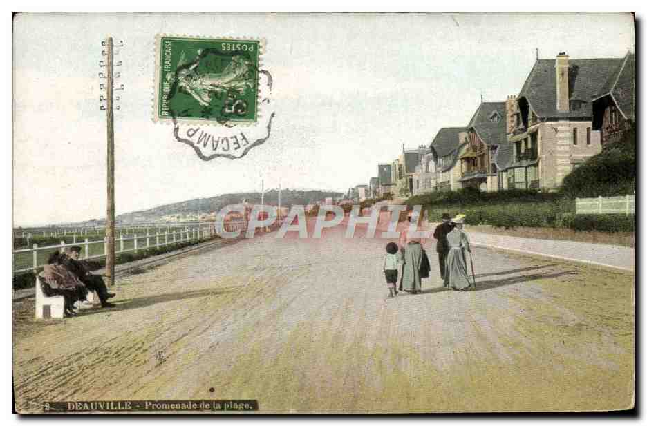 Deauville — Promenade de la plage — Aqua-Photo