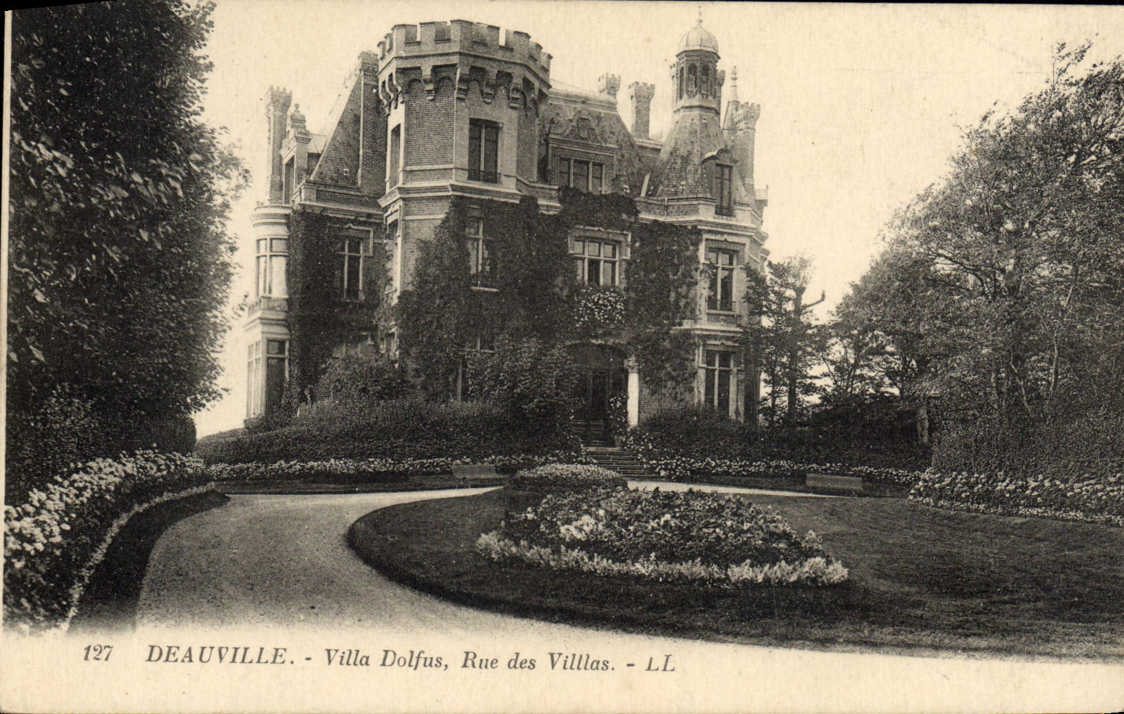 Deauville — Villa Dolfus, Rue des Villas — LL