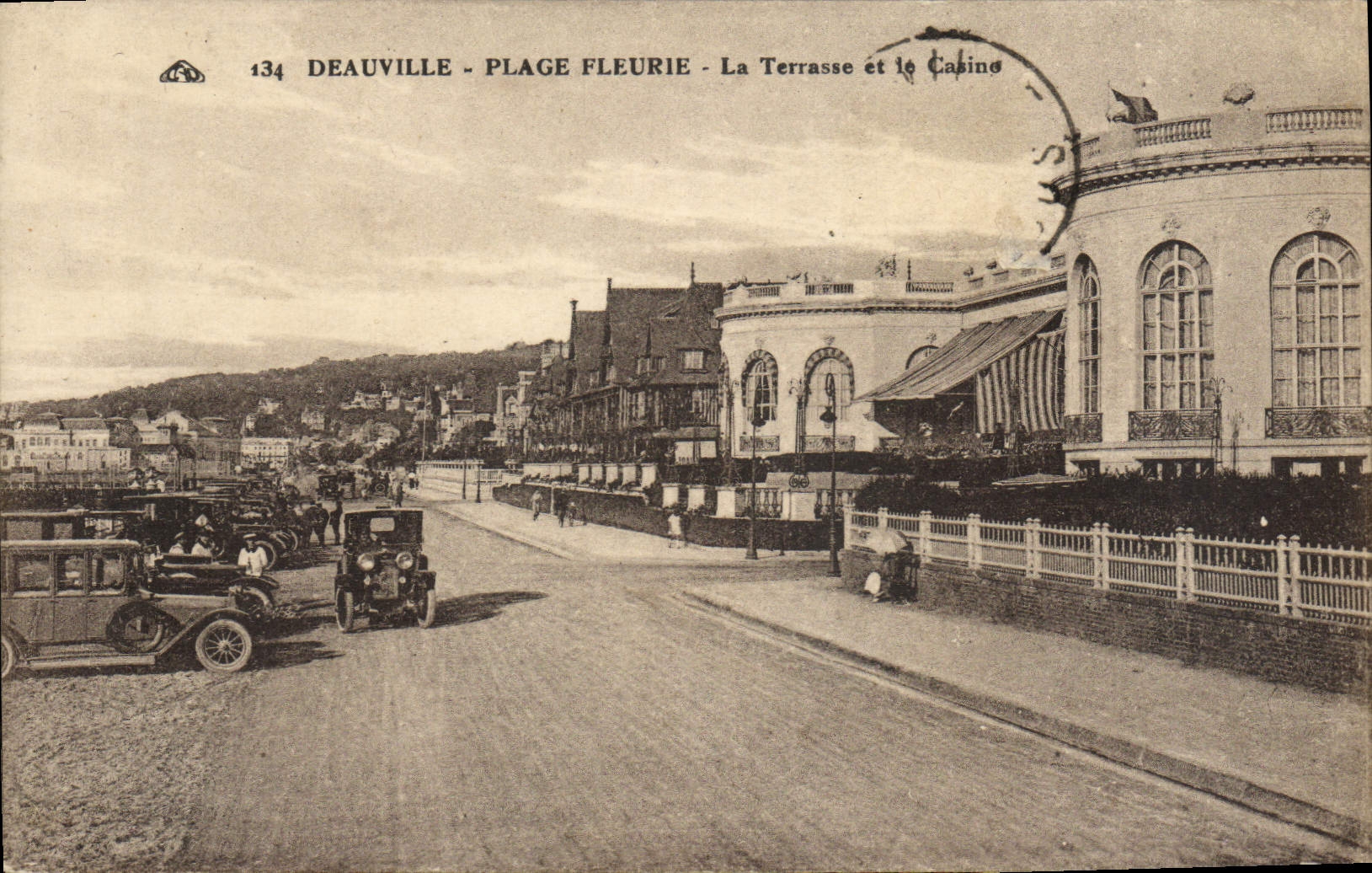Deauville - Plage Fleurie - La Terrasse et le Casino