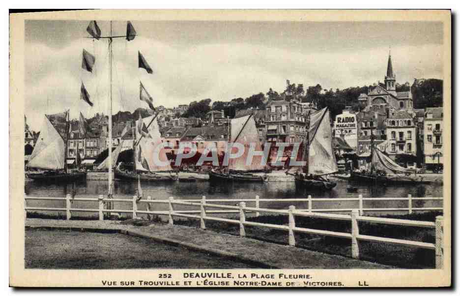Deauville, la Plage Fleurie — Vue sur Trouville et l'Église Notre-Dame des Victoires — LL, n° 252