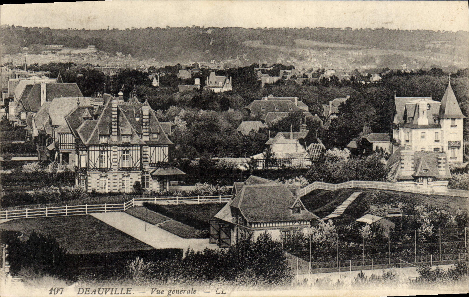 Deauville — Vue générale — LL