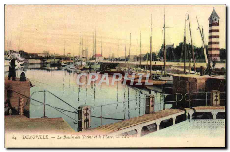 CPA Deauville Le bassin des yachts et le phare Peche Pecheur 