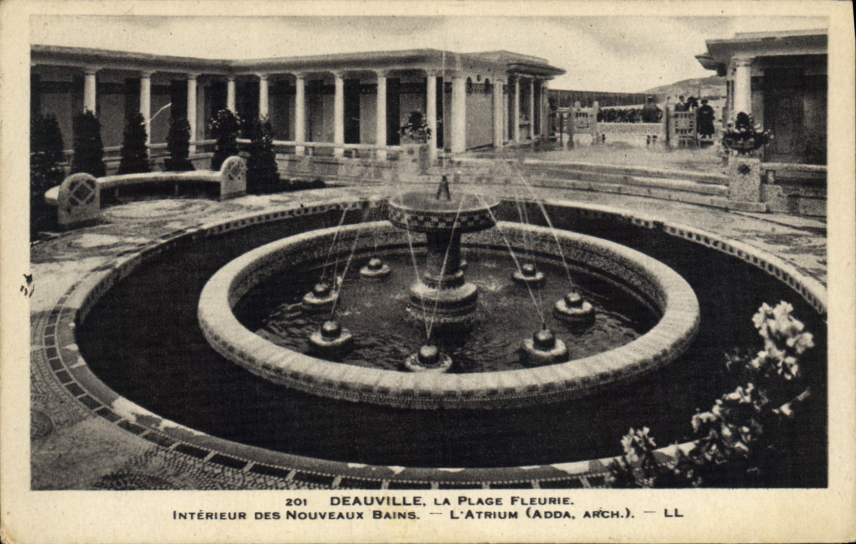 Intérieur des Nouveaux Bains — L'Atrium (Adda, Arch.) — Deauville, La Plage Fleurie