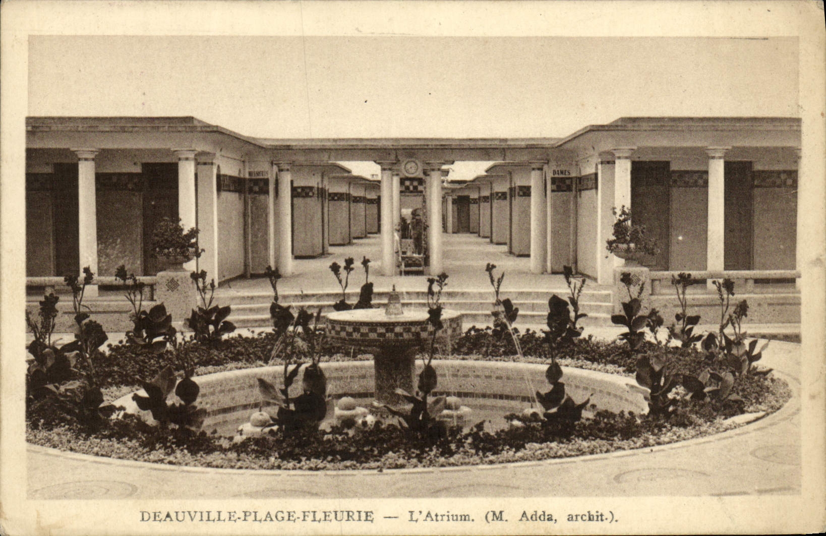 Deauville-Plage-Fleurie — L'Atrium. (M. Adda, archit.)