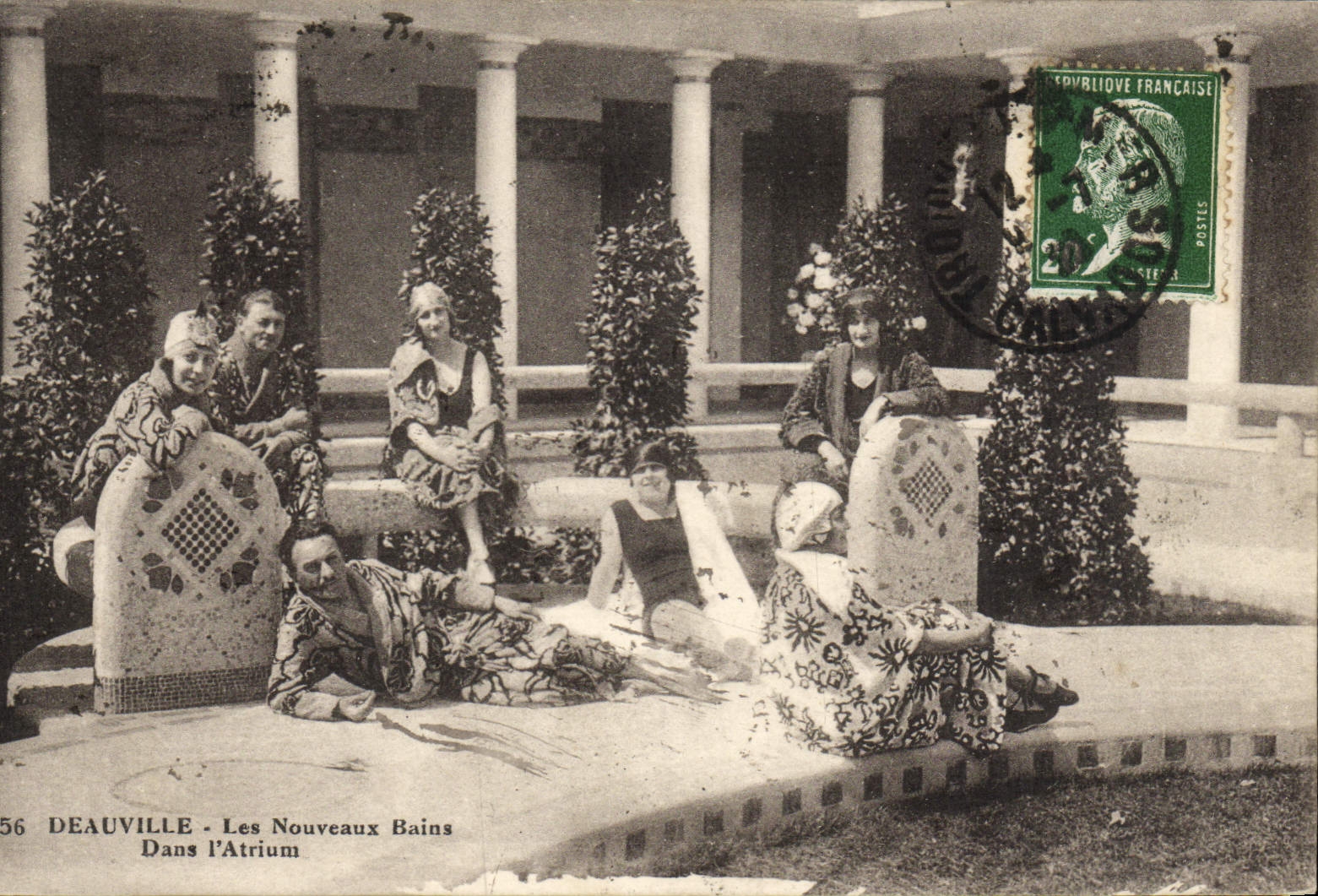 Deauville - Les Nouveaux Bains Dans l'Atrium — éditeur CPAPHIL, n° 6756
