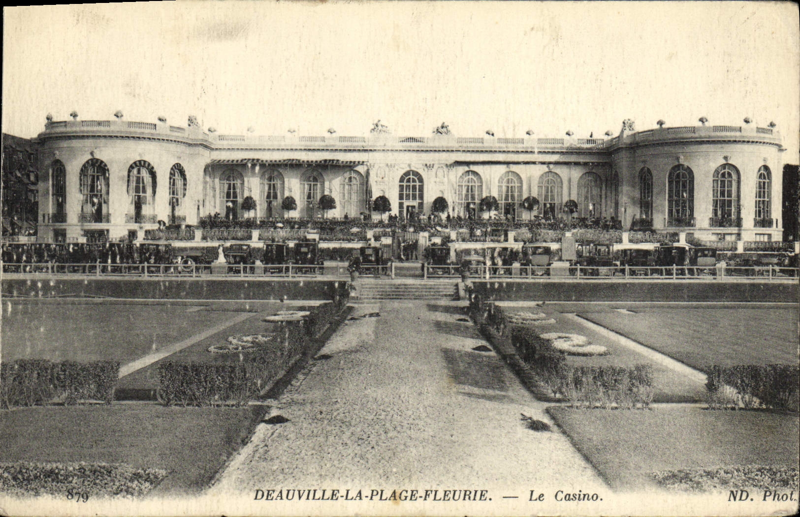 Deauville-La-Plage-Fleurie — Le Casino — ND. Phot.