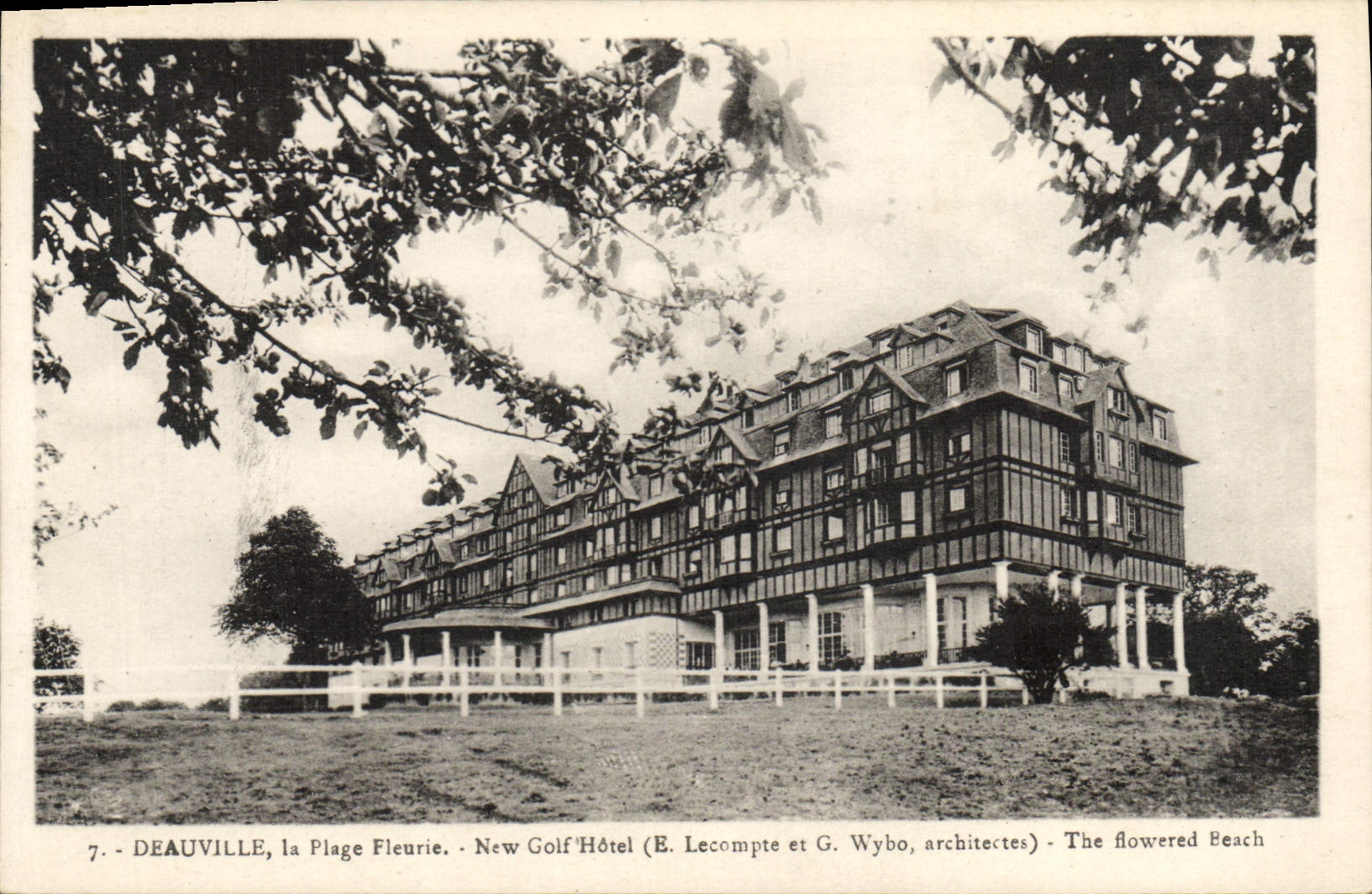 Deauville, la Plage Fleurie — New Golf Hôtel (E. Lecompte et G. Wybo, architectes)