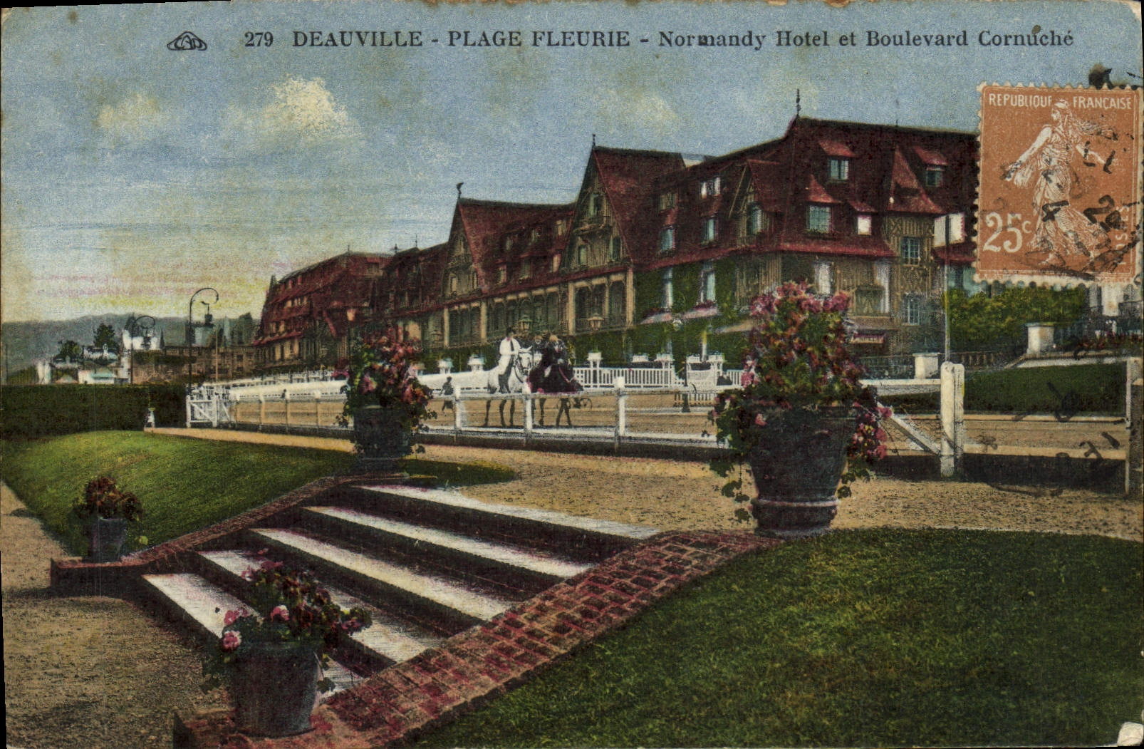 Deauville - Plage Fleurie - Normandy Hotel et Boulevard Cornuché — éditeur CPAPHIL, n° de série 279
