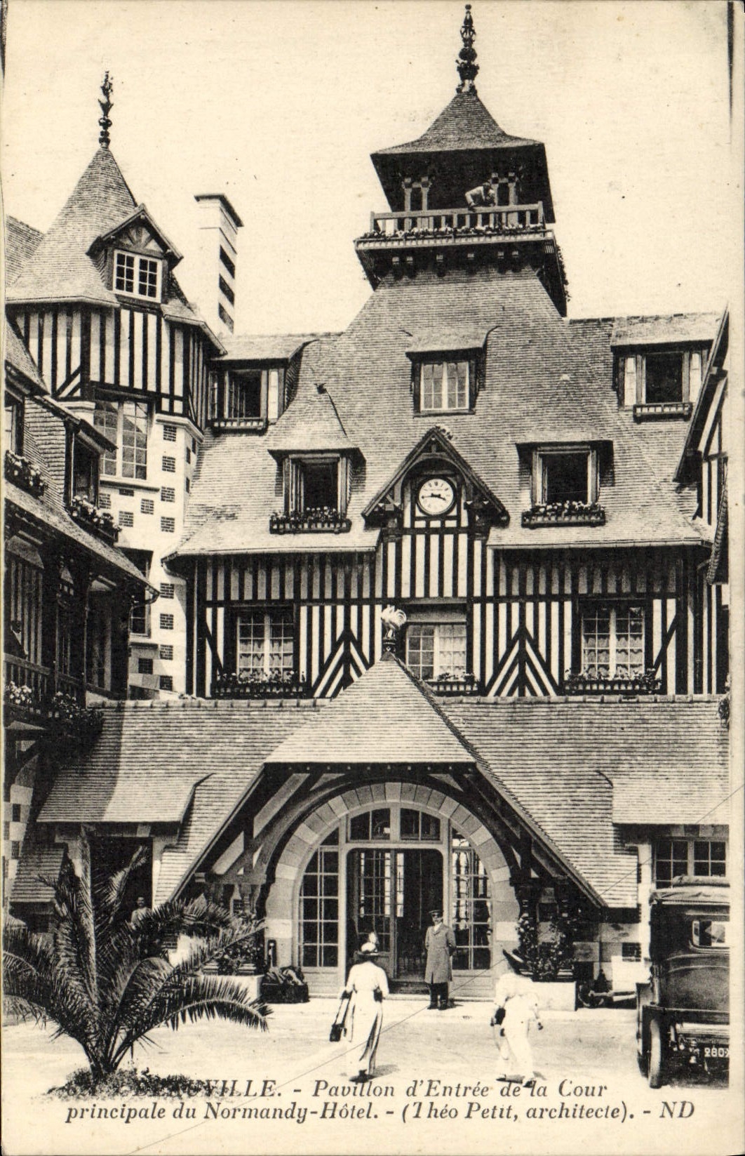 Ville - Pavillon d'Entrée de la Cour principale du Normandy-Hôtel — (Théo Petit, architecte)