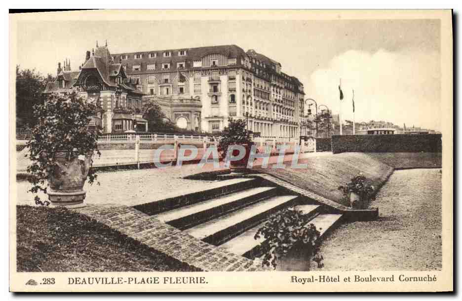 Deauville-Plage Fleurie — Royal-Hôtel et Boulevard Cornuché — CPAPHIL n°283