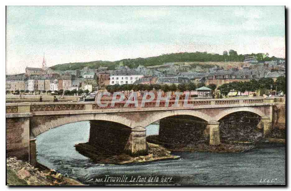 CPA Trouville Le Pont de la Gare