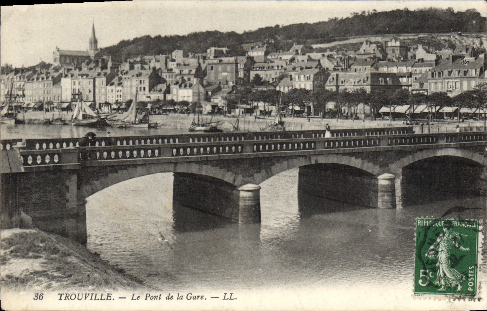 Trouville — Le Pont de la Gare — LL. — 36