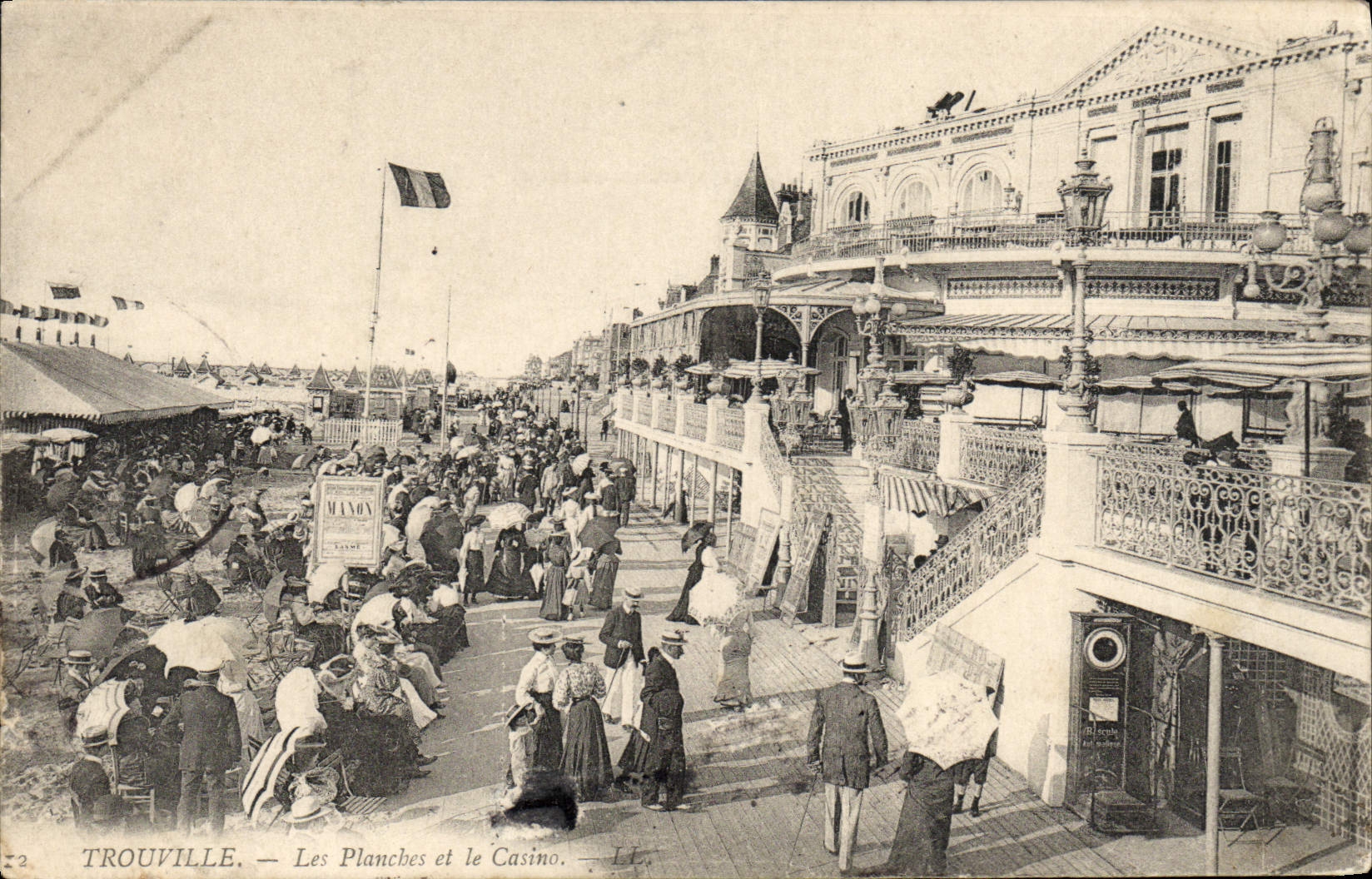 Trouville — Les Planches et le Casino — LT.