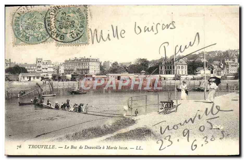 CPA Trouville Sur mer Le Bac de Deauville a maree basse