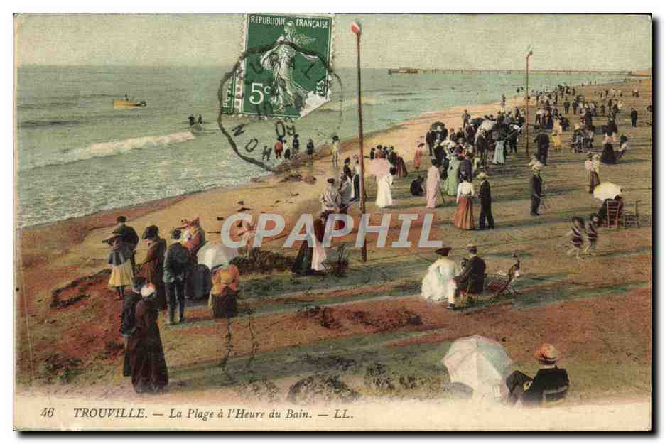 CPA Trouville La Plage a L'Heure du Bain