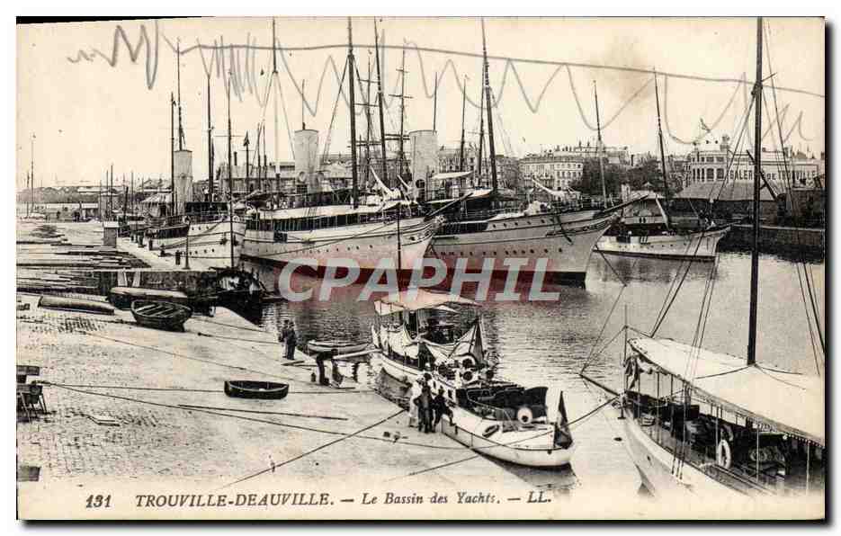 CPA Trouville Deauville Le Bassin des Yachts Bateaux
