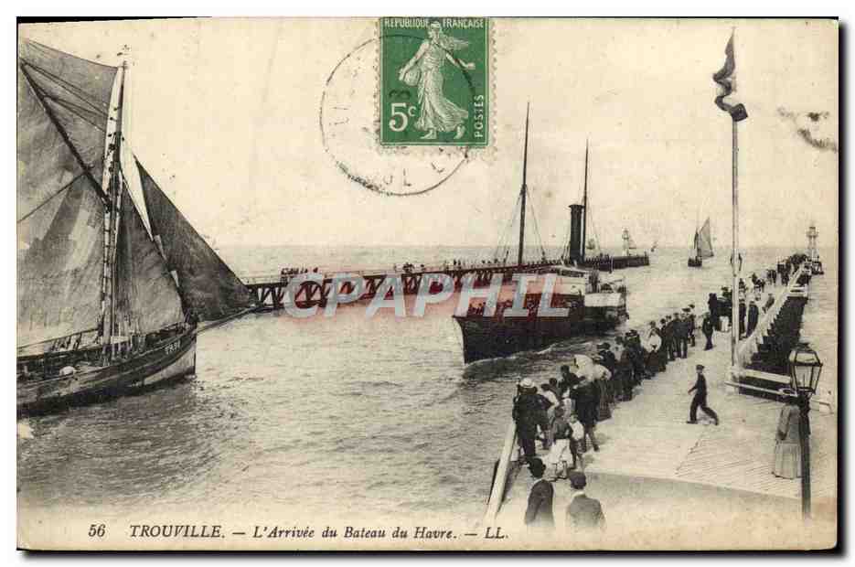 CPA Trouville L'Arriviee du Bateau du Havre