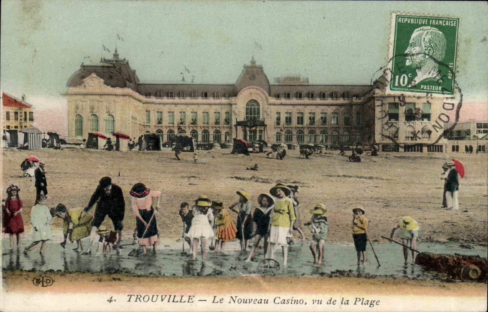 Trouville — Le Nouveau Casino, vu de la Plage — B. Le Dey (éditeur) n°4