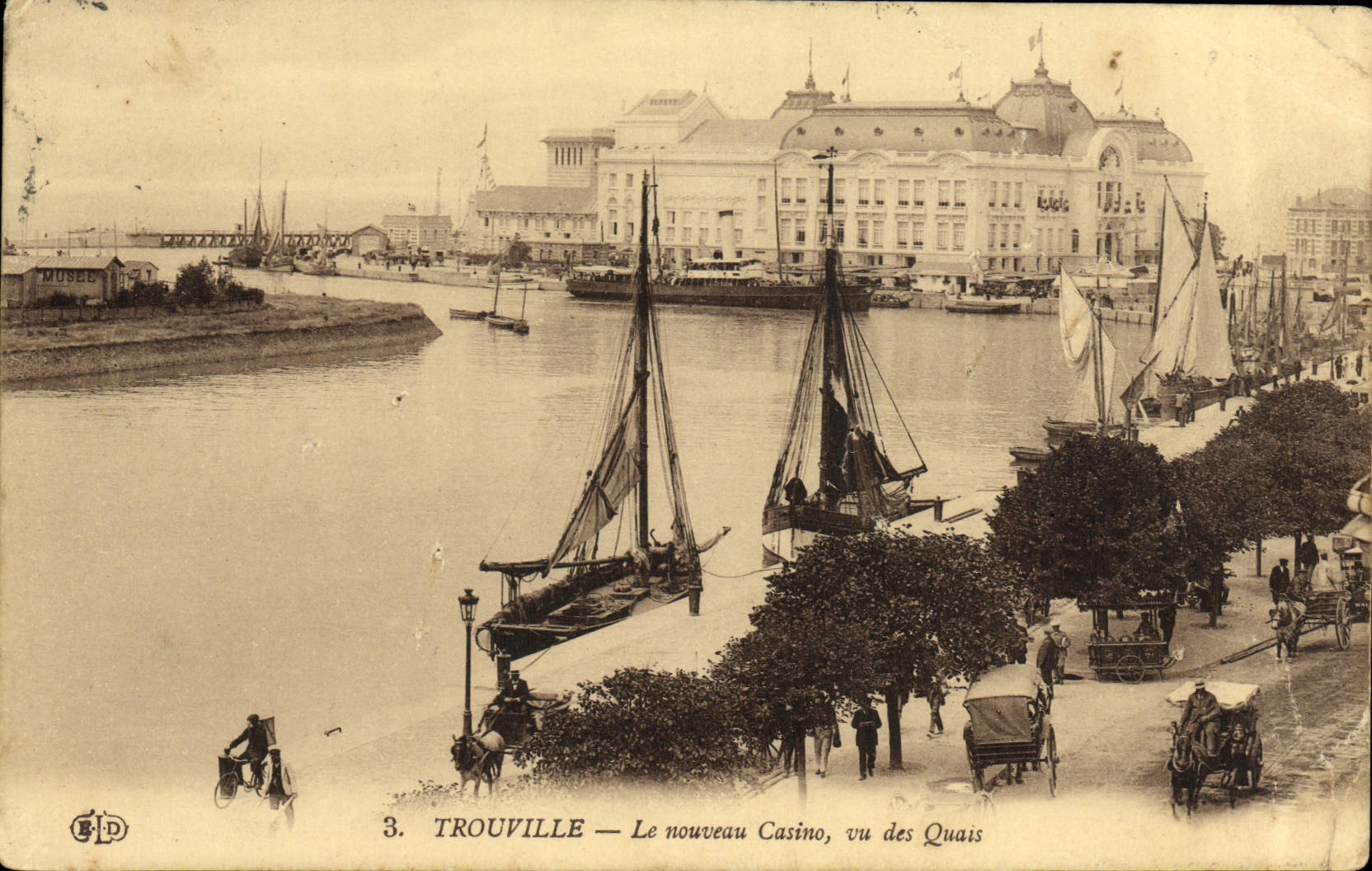CPA Trouville Le Nouveau Casino vu des quais 